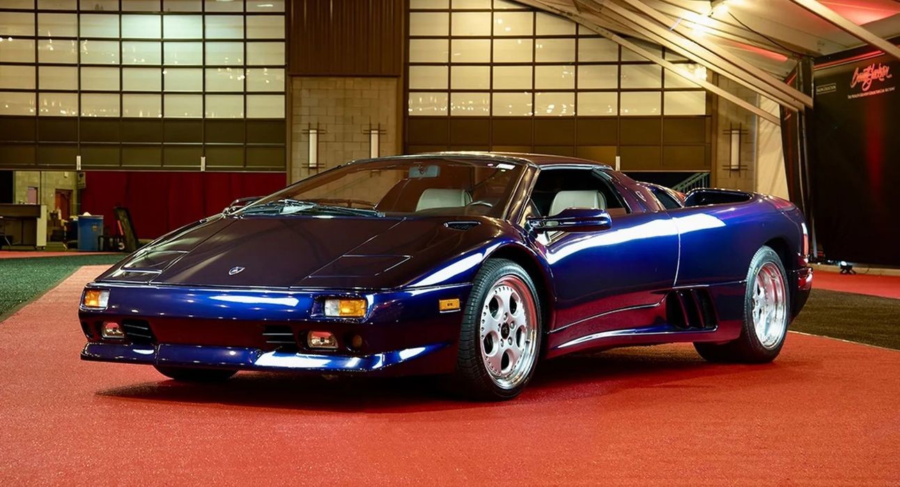 Родстер Lamborghini Diablo VT 1997 года