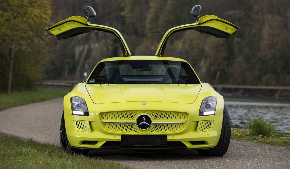Редчайший электросуперкар Mercedes-Benz SLS