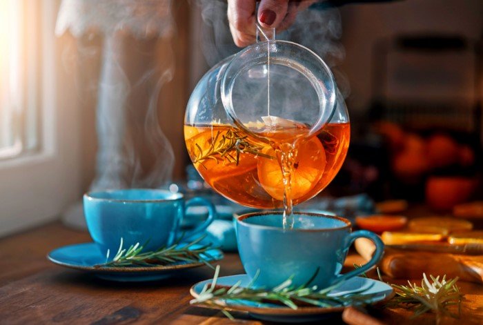 Почему не стоит пить остывший чай?