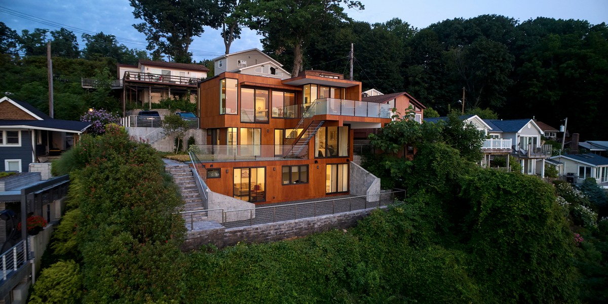 Современный стильный дом на полуострове Порт-Вашингтон