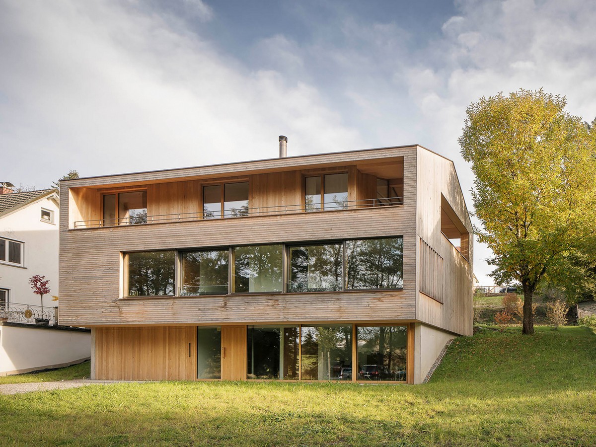 Экологичный трехуровневый дом в южной Германии