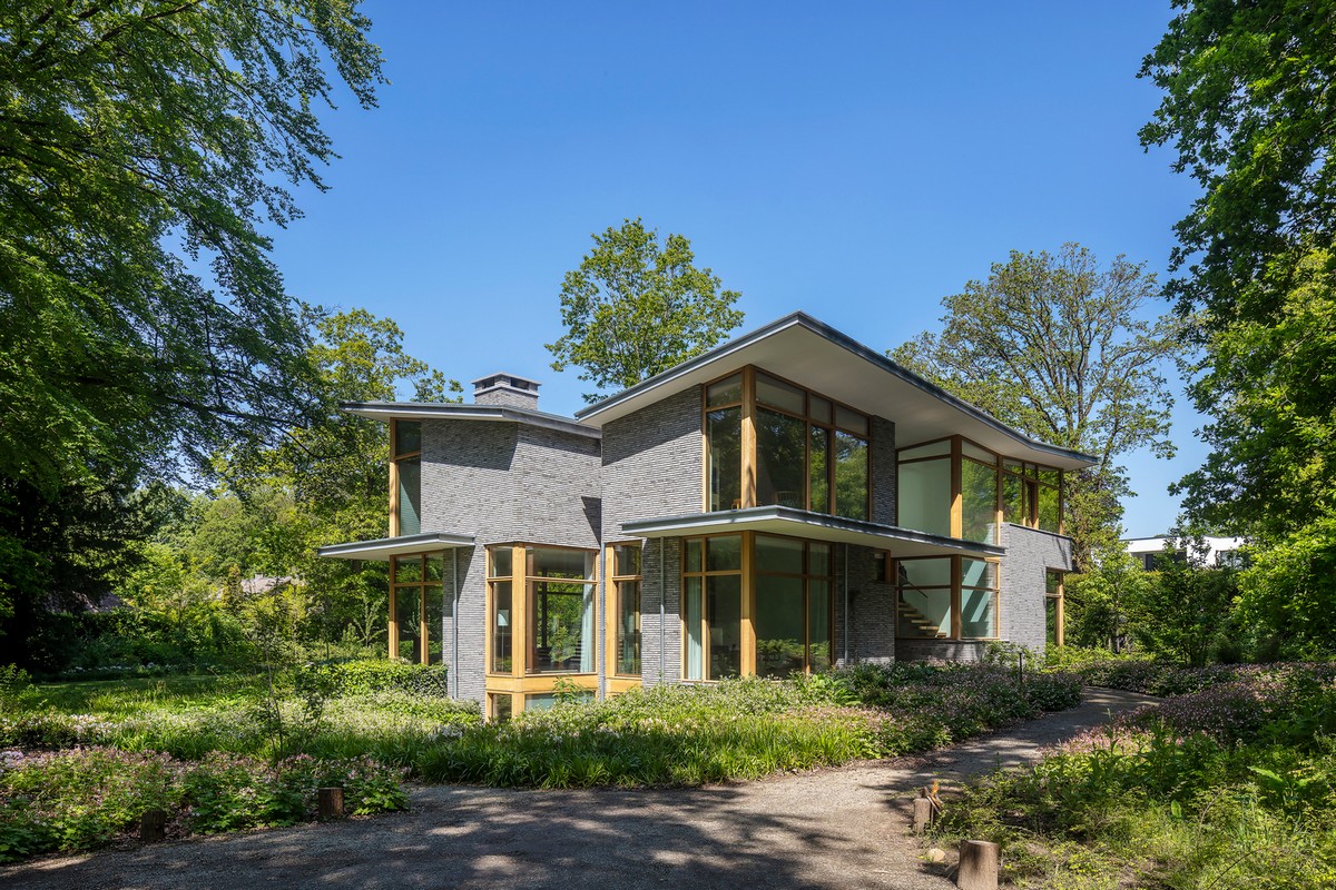 Скрытый дом с изысканным дизайном в Нидерландах