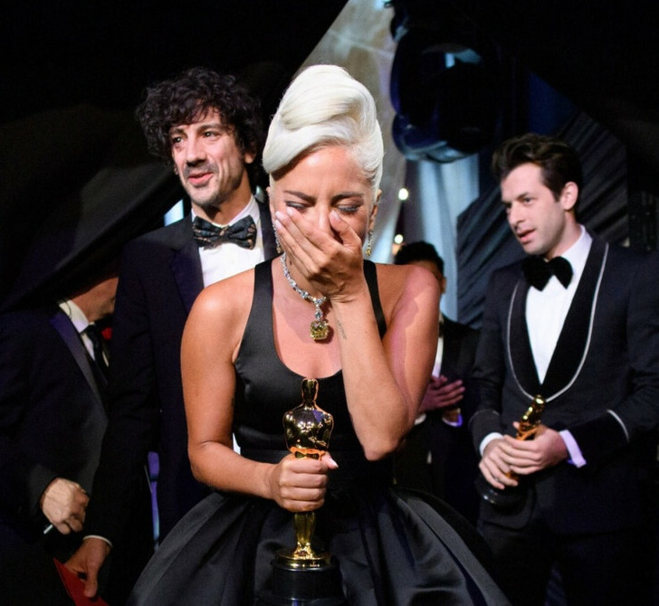 Снимки эмоциональных моментов с церемоний вручения «Оскар»