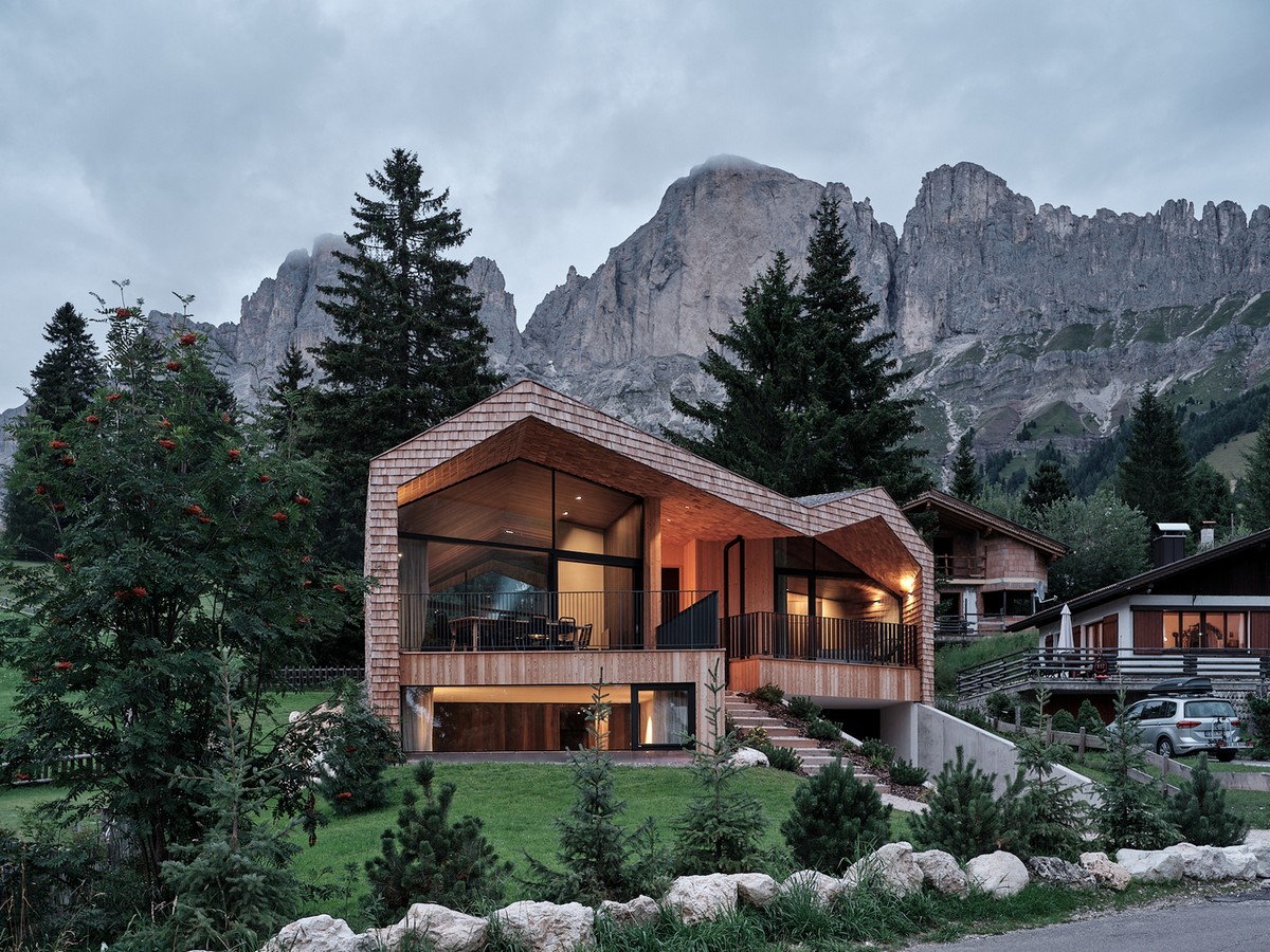 Альпийский двухуровневый горный дом в Италии