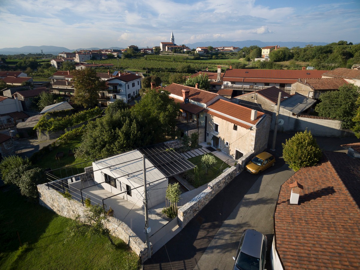 Реконструкция и дополнение для дома в Словении