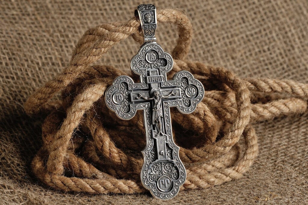 Характеристики Крест православный нательный из стали без распятия