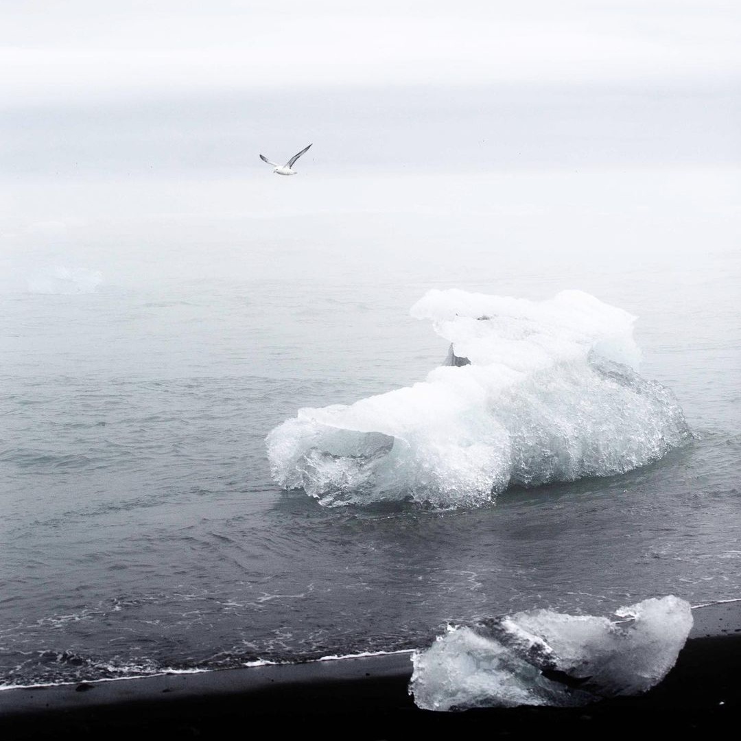 Суровая красота Исландии на снимках от Лесли Брюггер