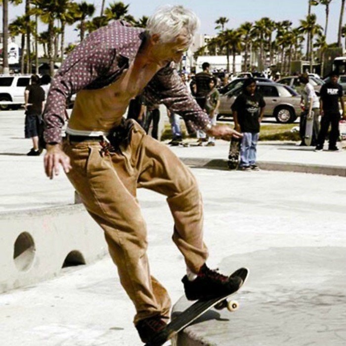 Старички на скейтах, которые рвут возрастные стереотипы