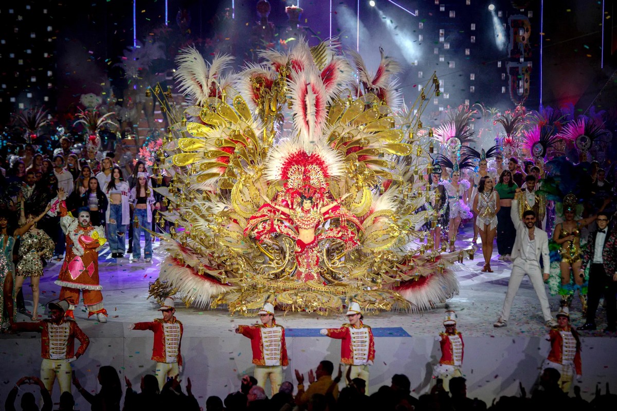 Гала-концерт по выбору королевы карнавала на Тенерифе