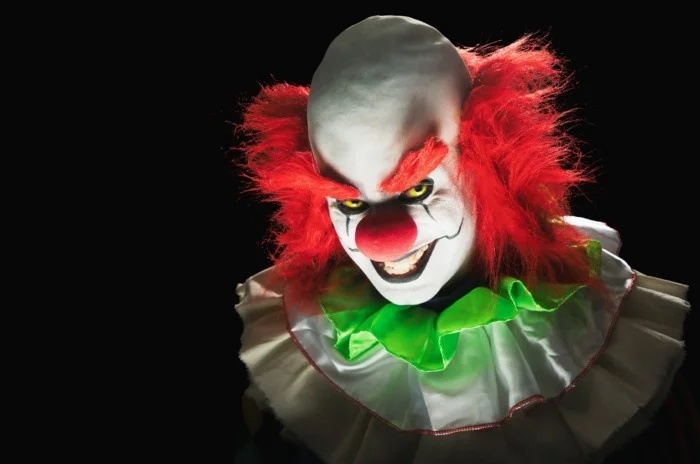 Почему же в США так сильно боятся клоунов?