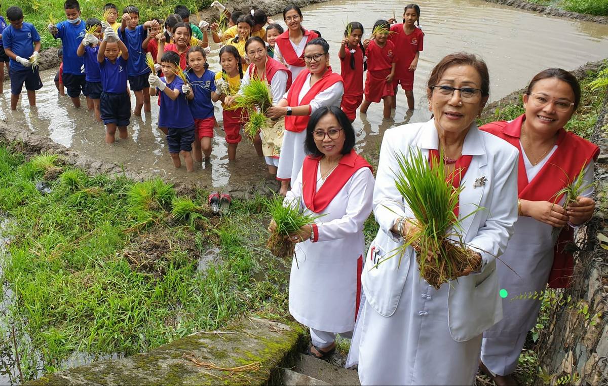 Ежегодный национальный фестиваль рисоводства в Непале