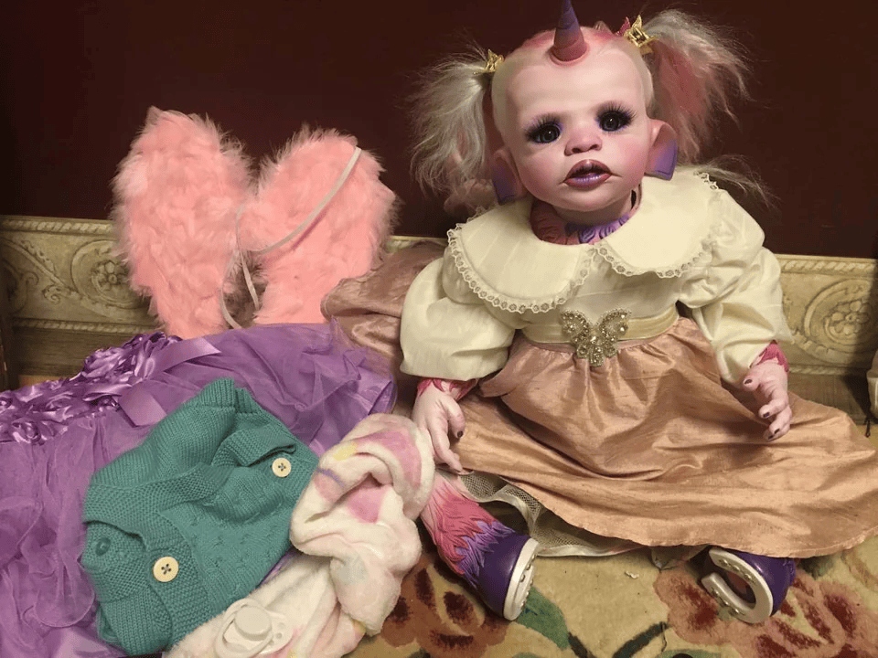 Странные и жуткие куклы, которые попались людям на глаза