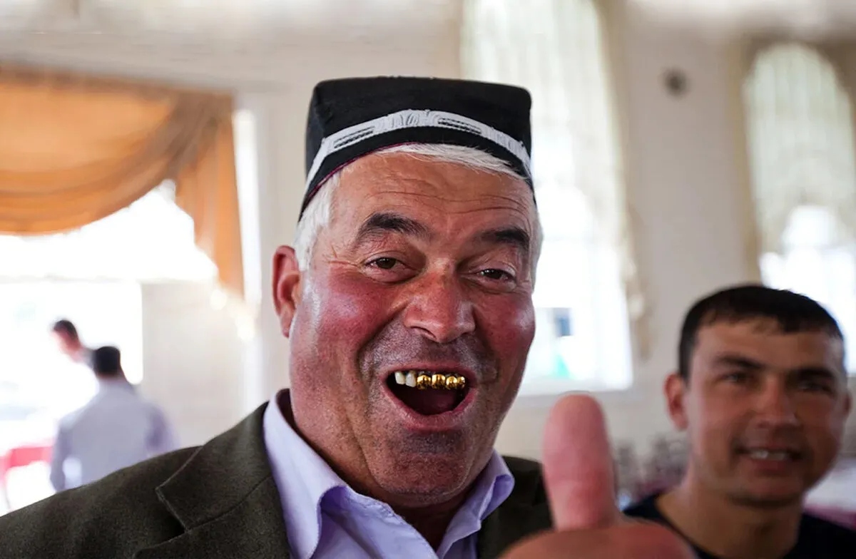 Почему таджики не носят бороду?