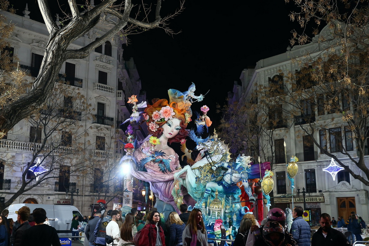 Яркое окончание фестиваля Фальяс в Валенсии